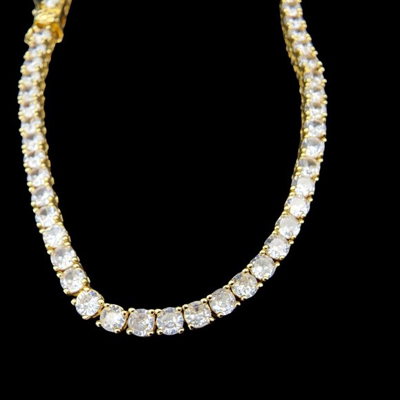 NEW Women’s Cubic Zirconia 18k Gold-Plated Stainless-Steel Necklace 132 CZ Stone - Picture 4 of 9